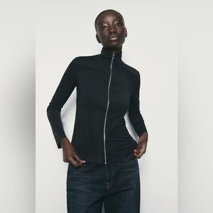 ZIPPERED T-SHIRT - New with tags! Size M